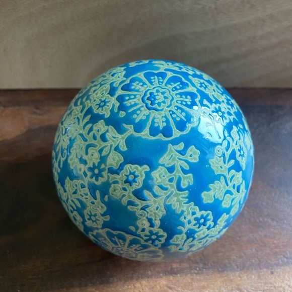 2 Carpet Ball Ceramic Pottery 4" Round Blue Floral Red Birds Glaze Decorative - Picture 9 of 11